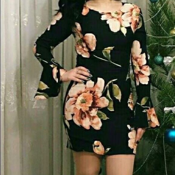 Dress - Picture 1 of 1